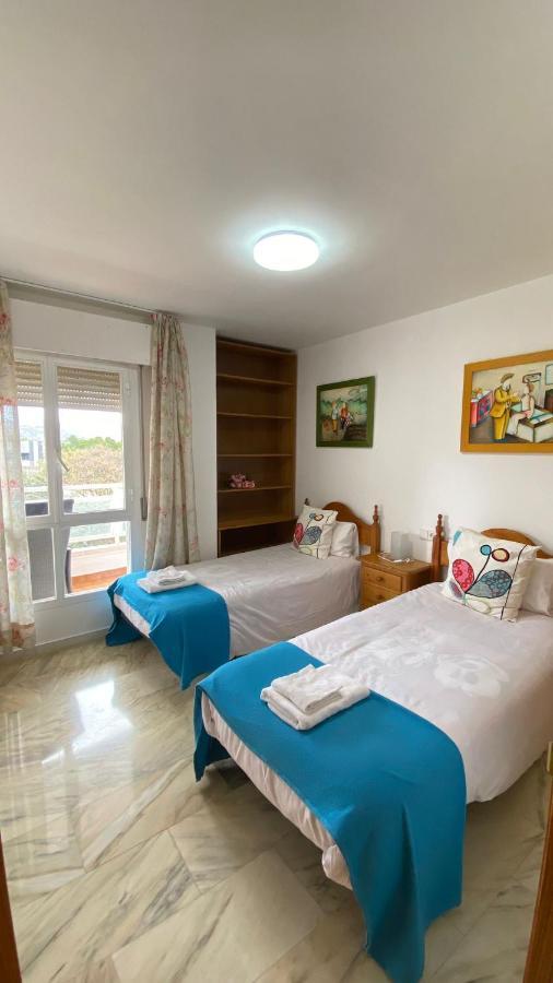 Playa Huelin Apartamento Apartment Malaga Exterior photo